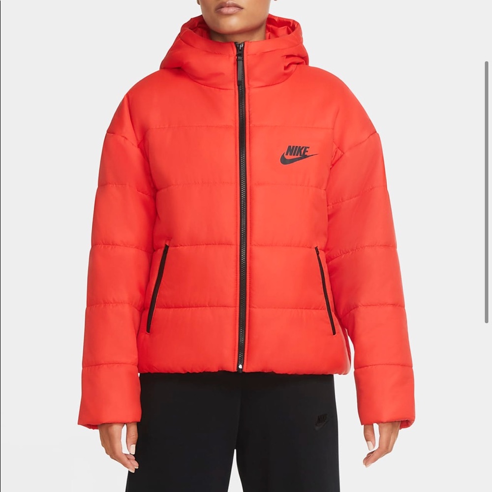 Women’s size L Nike winter coat